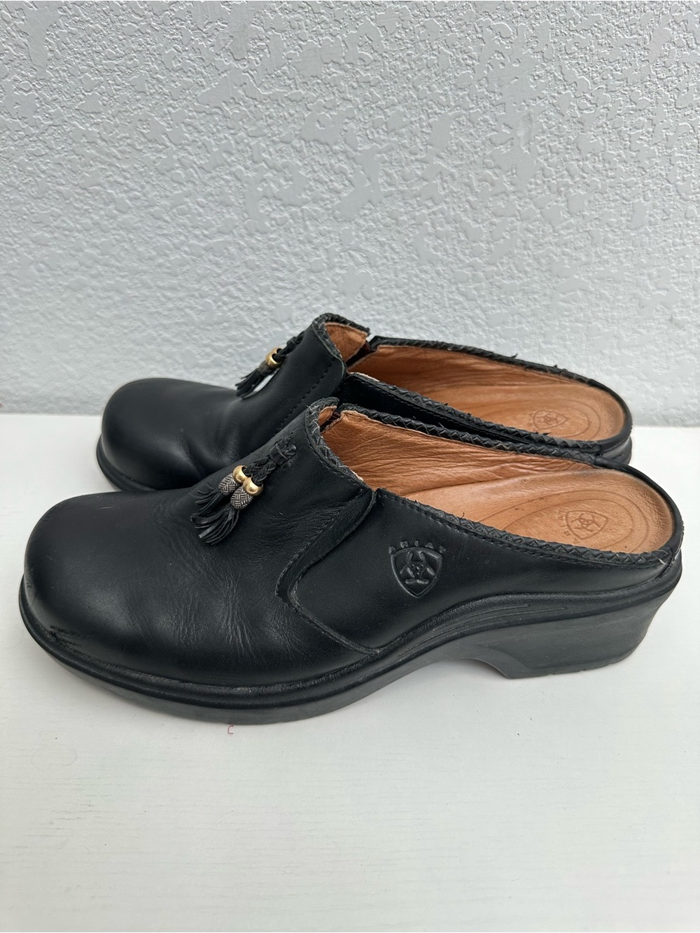 ARIAT Mendocino Black Leather Tassel Mules Clogs Women’s Size 9 B 93891